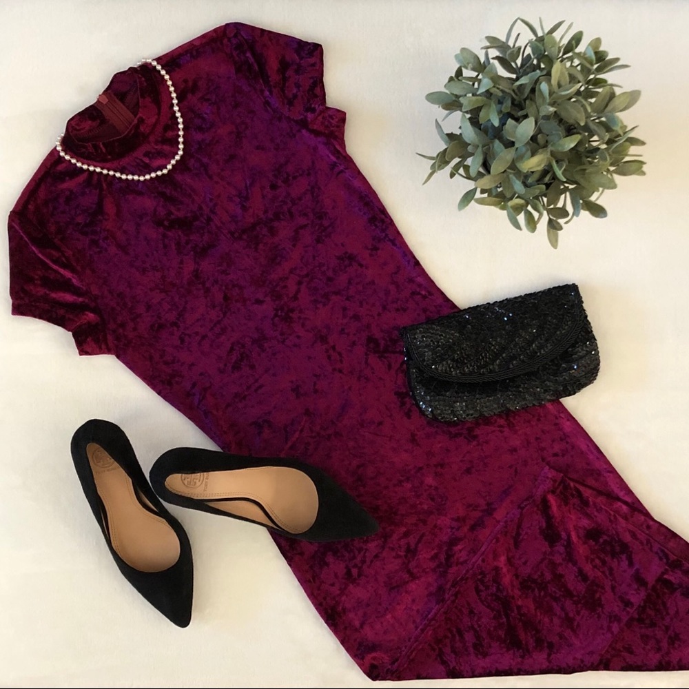 Burgundy Crushed Velvet Mock-neck Midi Dress, S